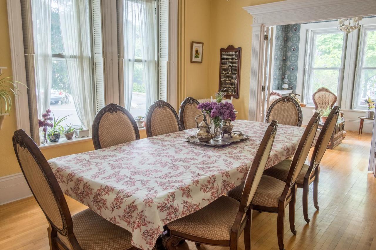 De La Visitation Guest house